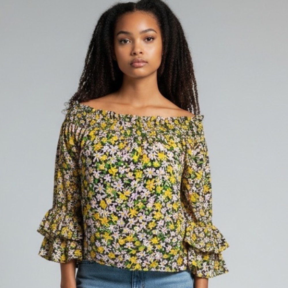 CeCe ladies floral top long sleeve size, medium, blind lightweight